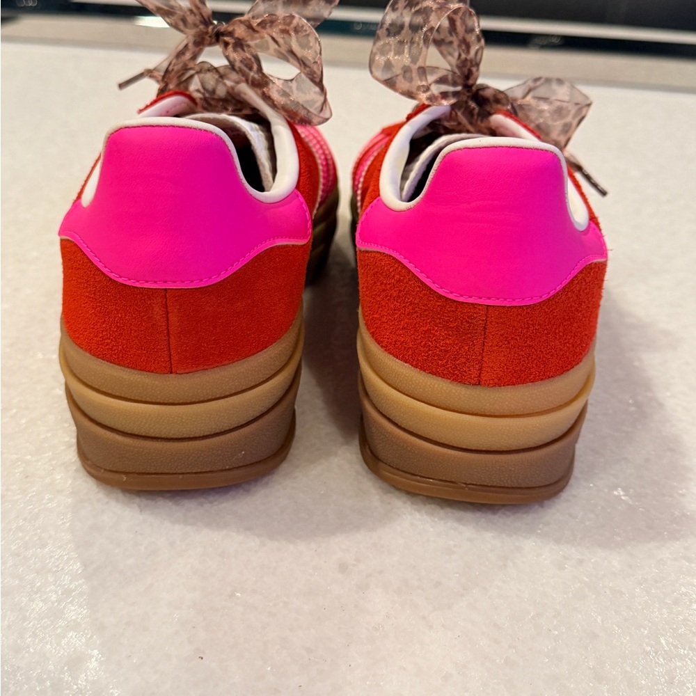 Adidas Red Suede Sneakers Pink Stripes Gum Sole Women’s 9.5 Gazelle - Picture 3 of 9